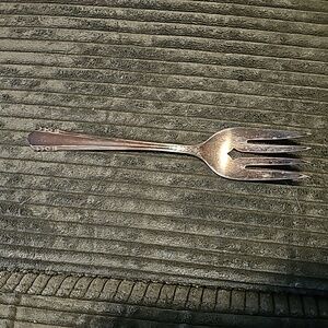 Rogers A1 plated serving fork